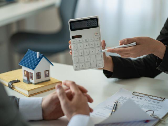 A multiple offer situation is one of the most misunderstood moments in a property transaction. Most sellers instinctively reach for the highest number.